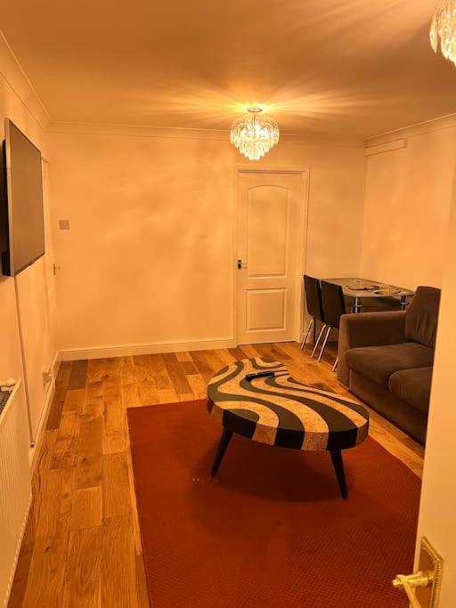 2 Bed Solihull Near Nec Airport, Jlr, Resort Wrld Exterior foto