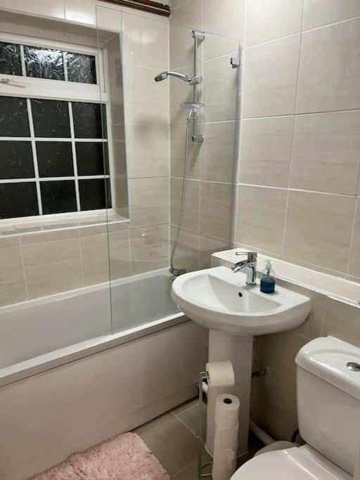 2 Bed Solihull Near Nec Airport, Jlr, Resort Wrld Exterior foto