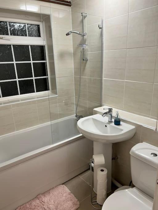 2 Bed Solihull Near Nec Airport, Jlr, Resort Wrld Exterior foto