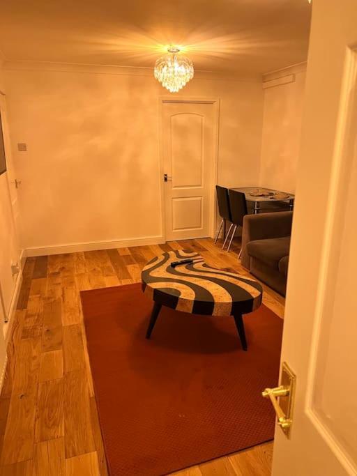 2 Bed Solihull Near Nec Airport, Jlr, Resort Wrld Exterior foto
