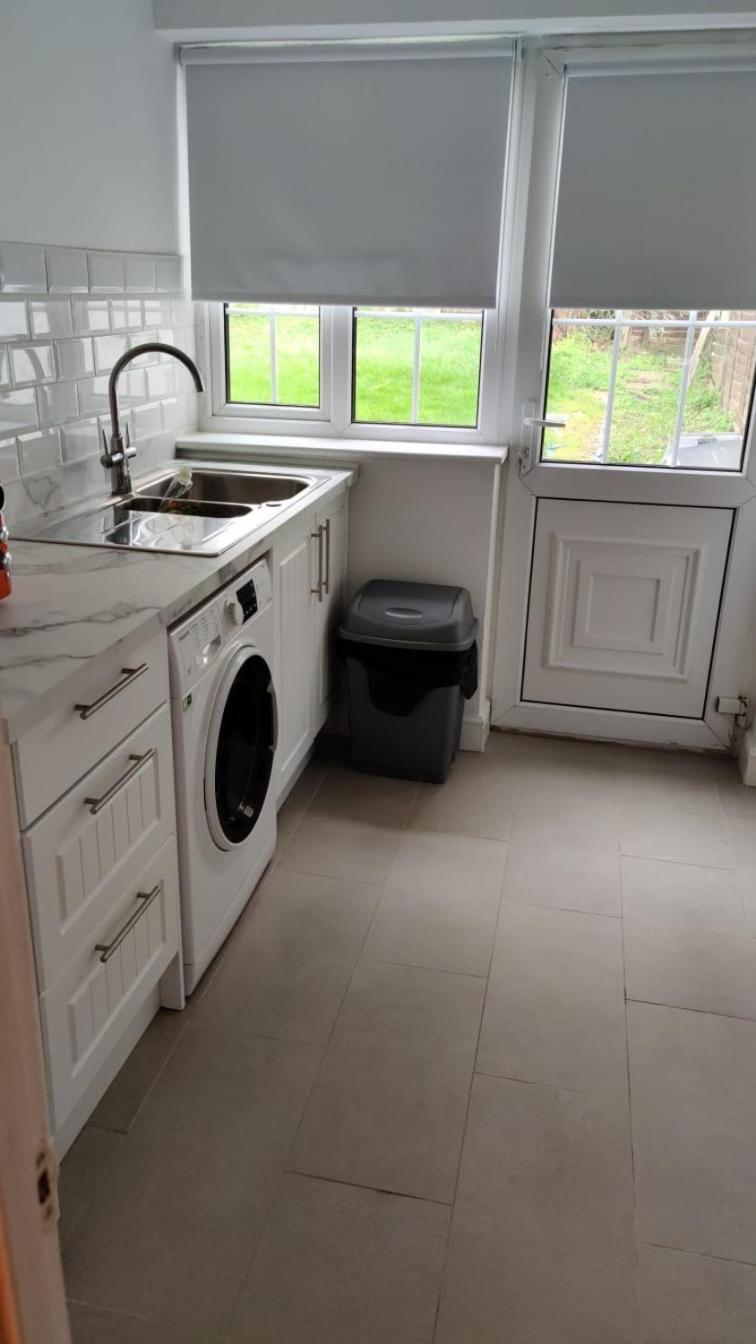 2 Bed Solihull Near Nec Airport, Jlr, Resort Wrld Exterior foto